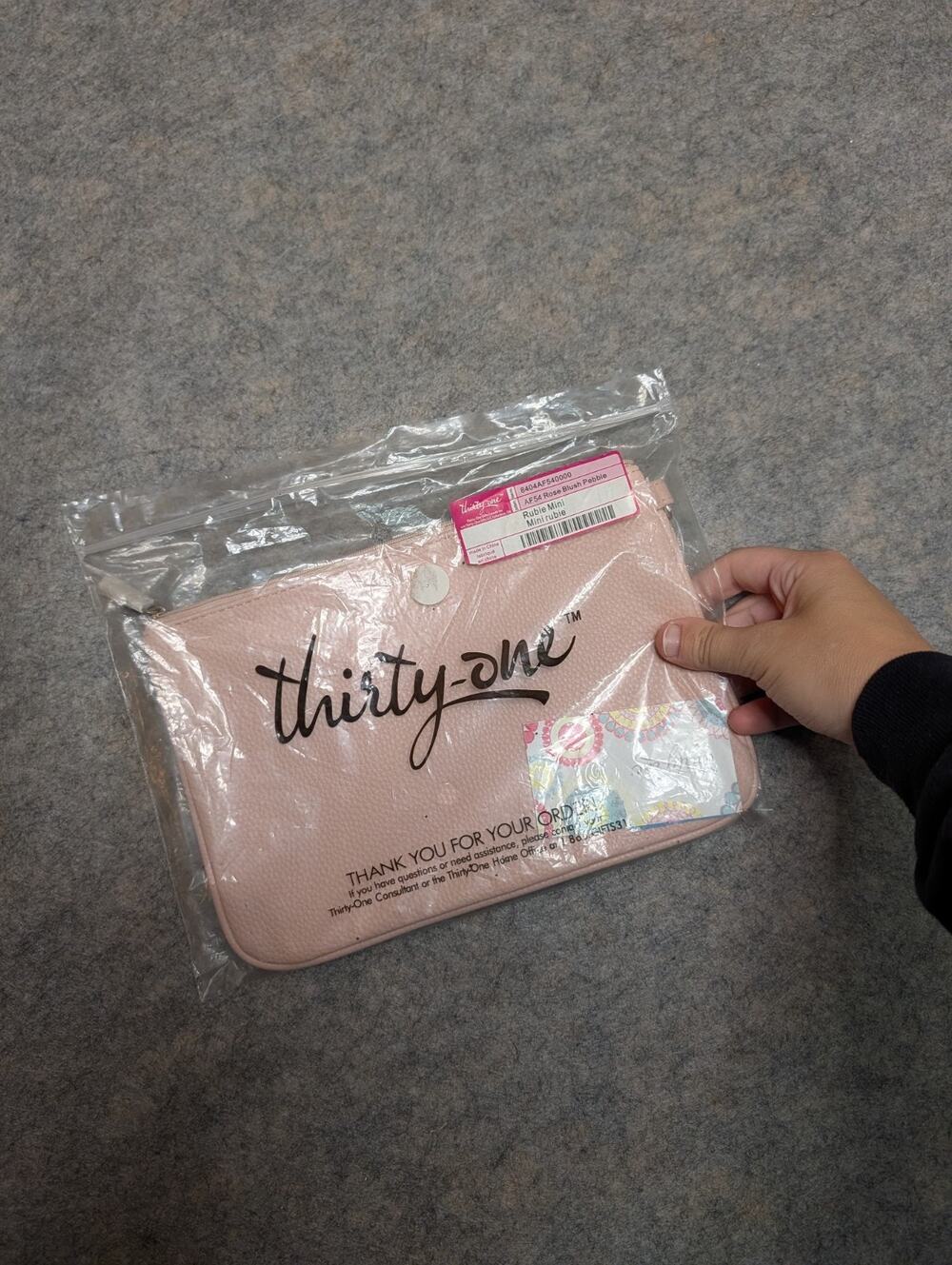 Thirty One Rubie Mini in Rose Blush Pebble New In Bag Zip Clutch Pouch